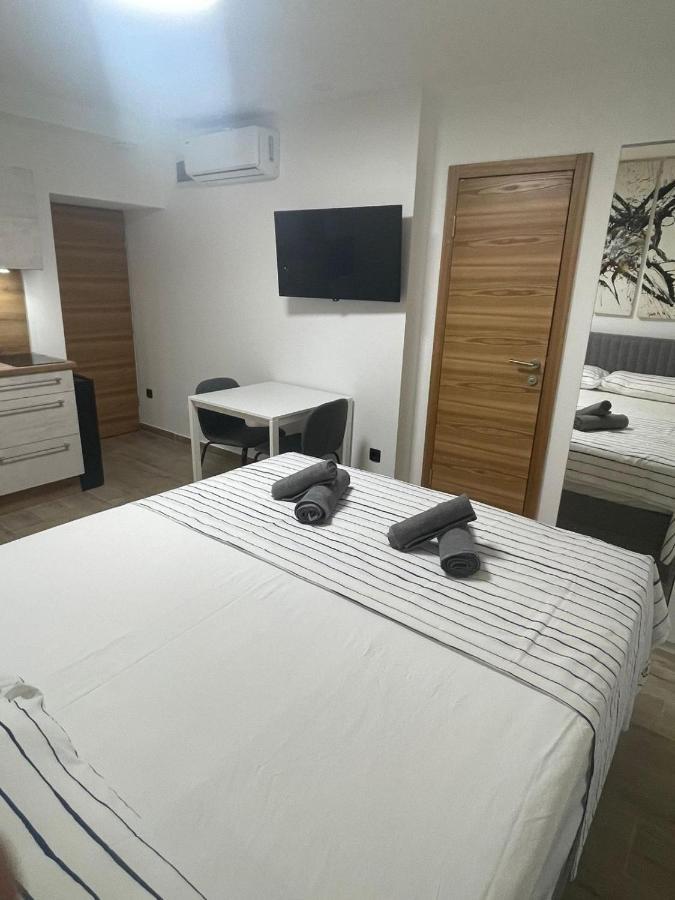 Apartments Anka Pula Eksteriør billede