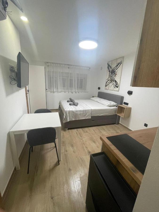 Apartments Anka Pula Eksteriør billede