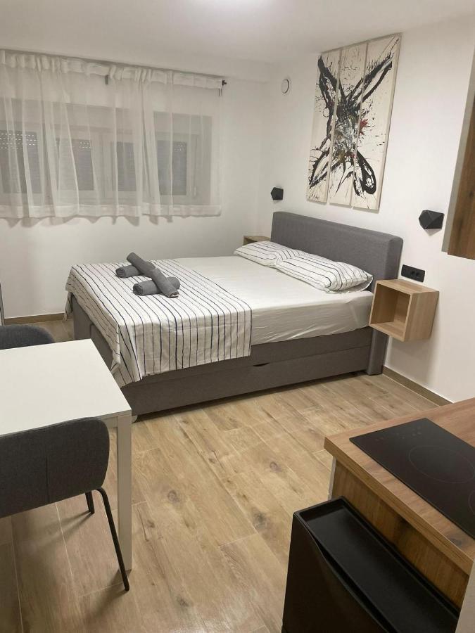 Apartments Anka Pula Eksteriør billede
