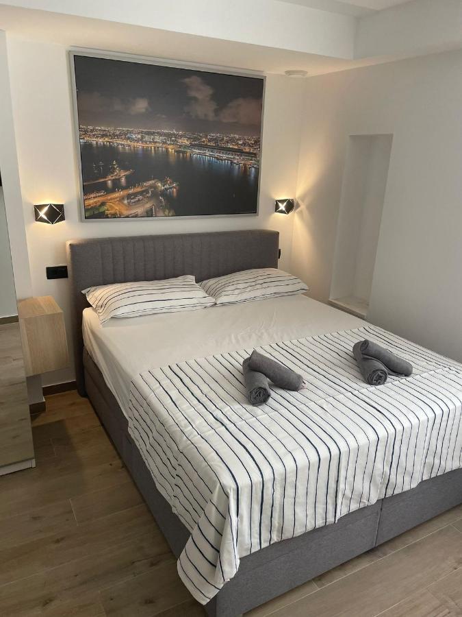 Apartments Anka Pula Eksteriør billede