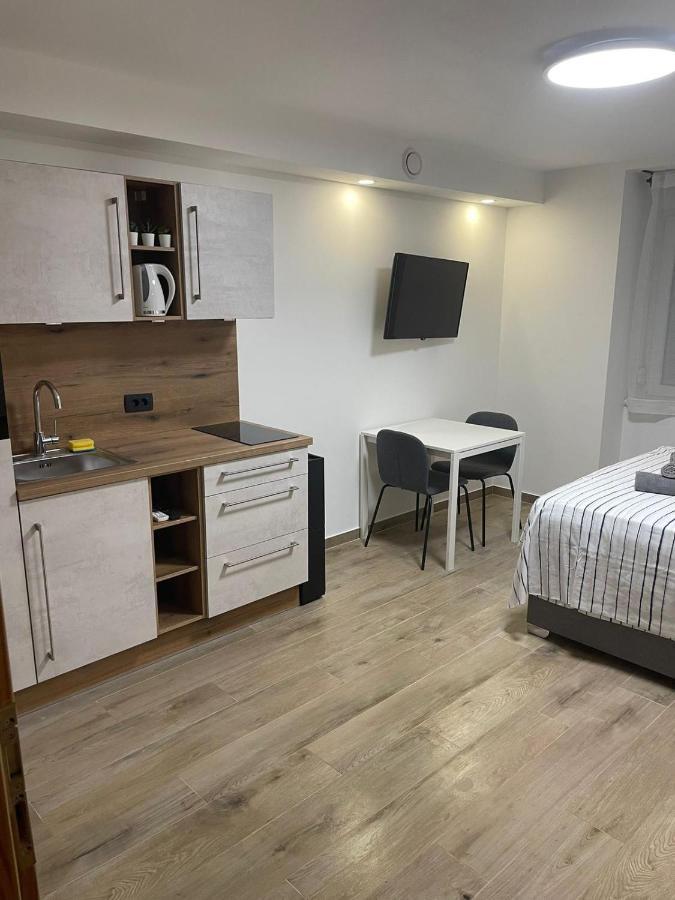 Apartments Anka Pula Eksteriør billede